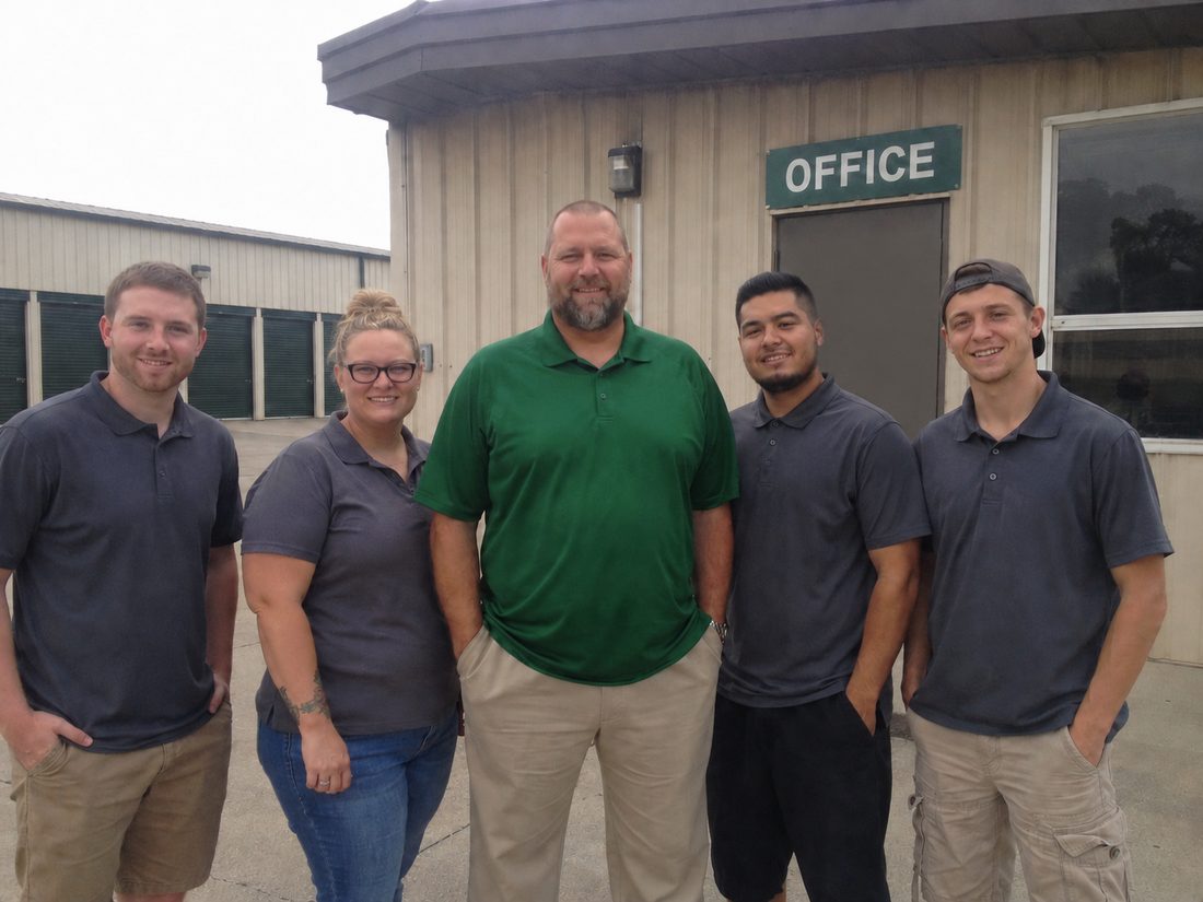 Pest control professionals in Alton, IL